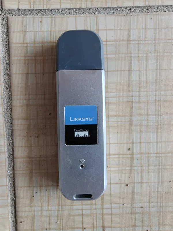 Продаётся USB Wi-Fi адаптер Linksys Cisco Модель WUSB54GC. — фото 1