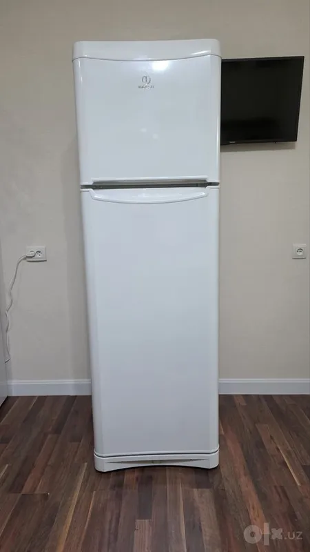 Продаётся холодильник Indesit 6 Продаётся холодильник Indesit 6