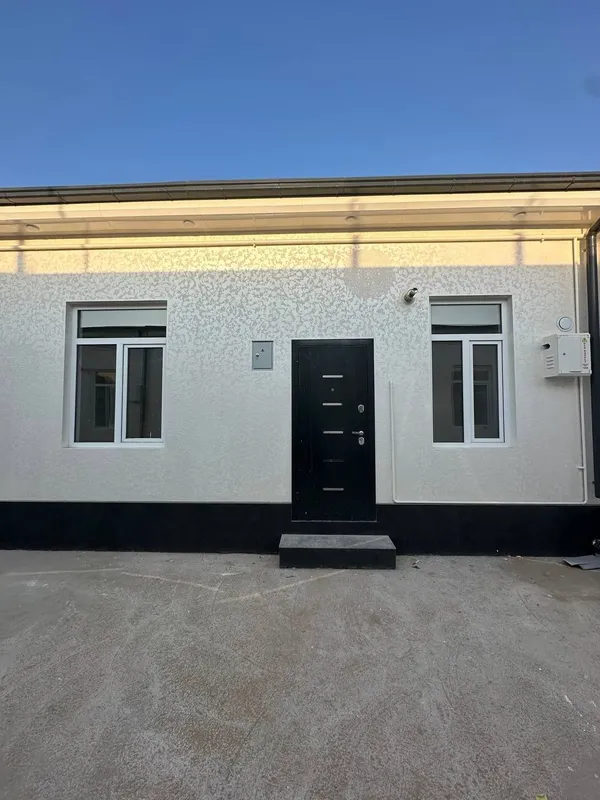 30 m² 1 xonali uy sotiladi, yevro remont, Yangihayot tumani — $40 000