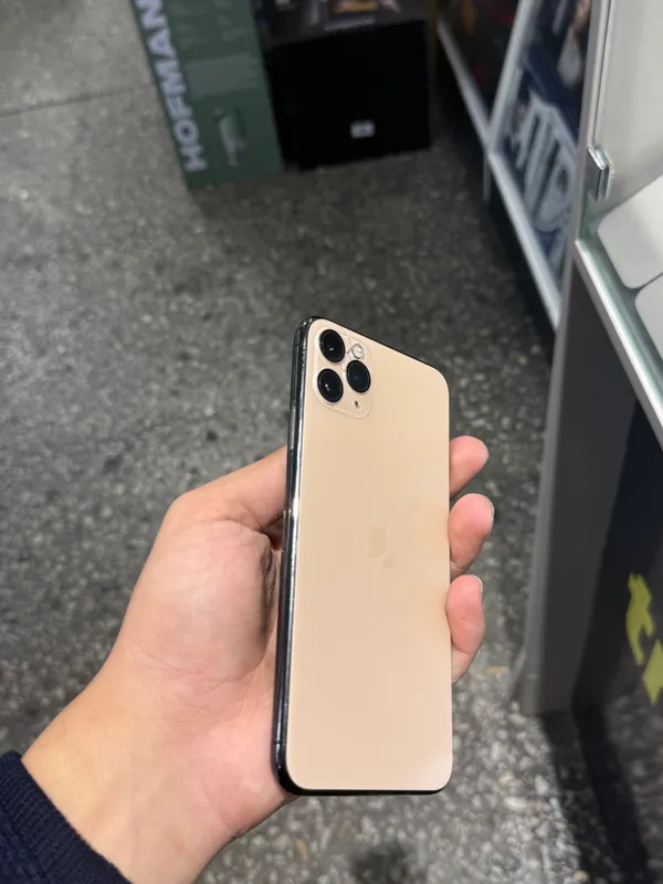 iPhone 11 Pro Max 2 iPhone 11 Pro Max 2