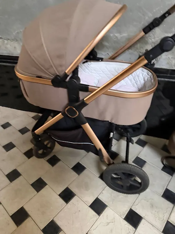 bolalar kalyaskasi sotiladi srochna 700 min 1 bolalar kalyaskasi sotiladi srochna 700 min 1