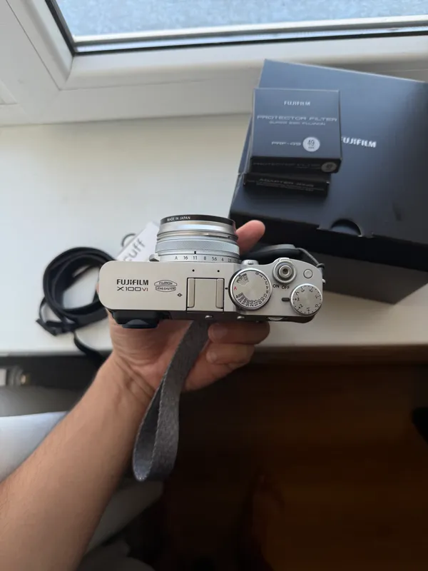 Продам свой Fujifilm x100vi в отличном состоянии — фото 1