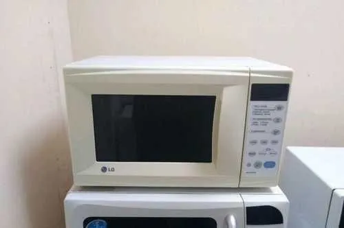 Фирменная микроволновка LG MS-2042H