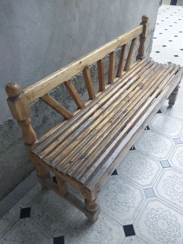 Продаю топчан и скамейку 2 Продаю топчан и скамейку 2