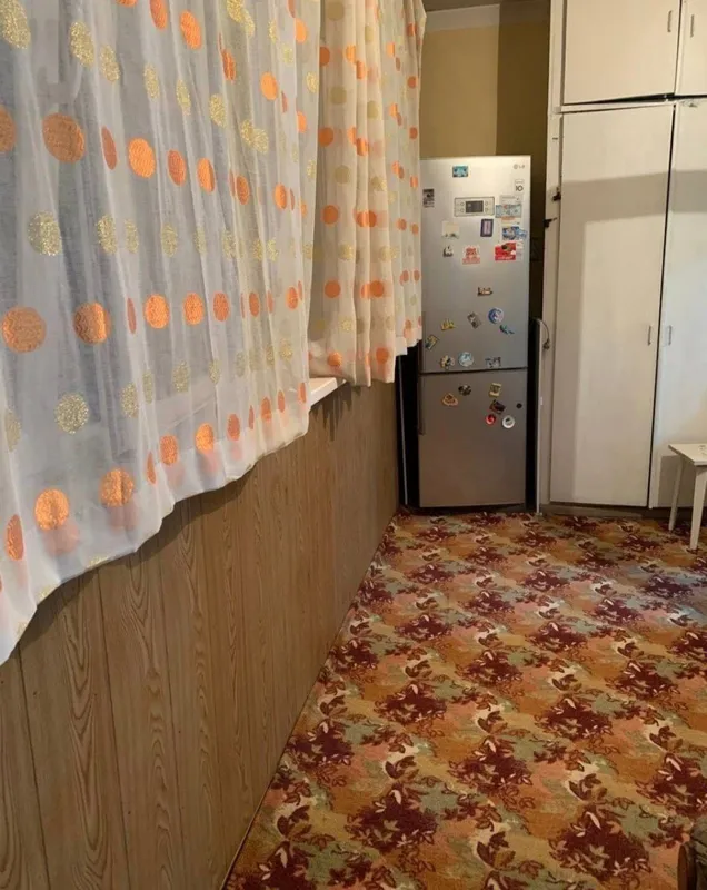 Юнусабадский
Ориентир: Gallery
Комнат: 2 3