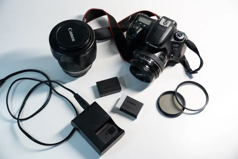 Canon 77D + Canon EF50mm f/1.4 USM + EF-S 18-200mm