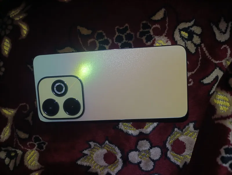 Телефон Infinix Hot 40i 1
