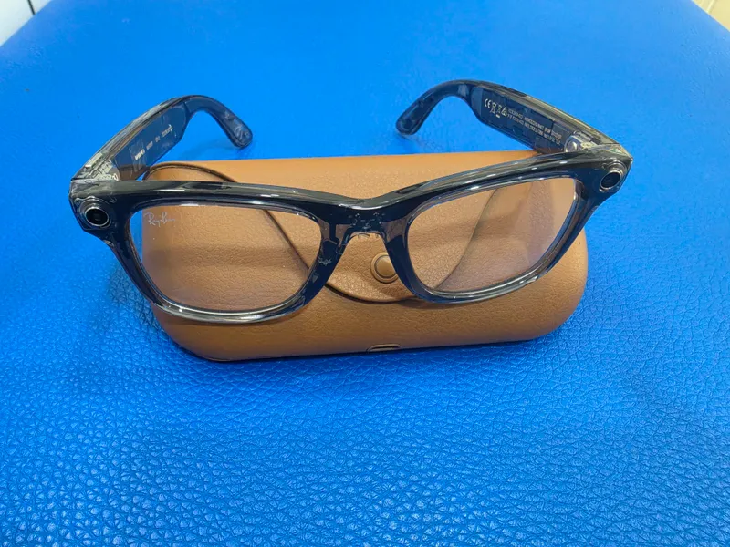 ray ban meta gen 2 wayfarer shiny transparent grey 4