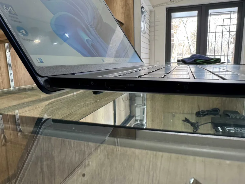 Lenovo Ideapad Slim 5, sensorli, Intel Core 7-150U, 16 GB tezkor xotira, 1 TB SSD 6 Lenovo Ideapad Slim 5, sensorli, Intel Core 7-150U, 16 GB tezkor xotira, 1 TB SSD 6