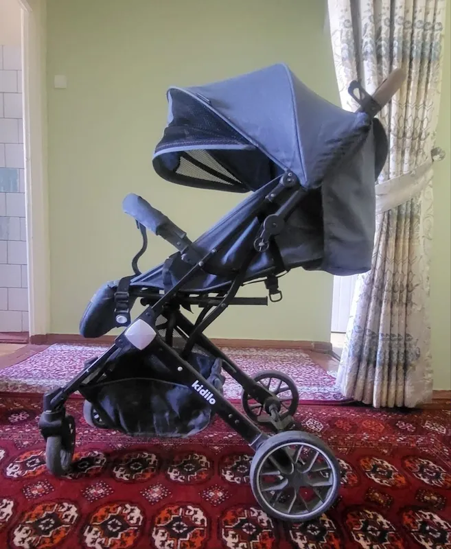 Продам детскую коляску 6