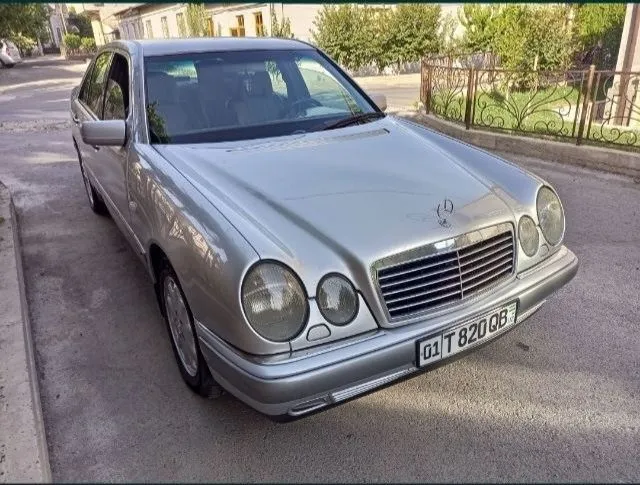 Mercedes-benz 210