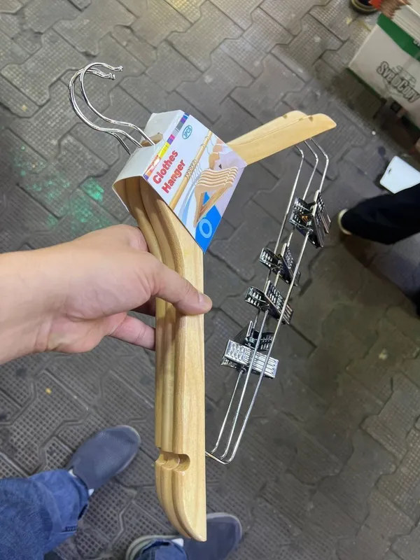 Деревянные вешалки для гостиниц ( в наличи ) 5