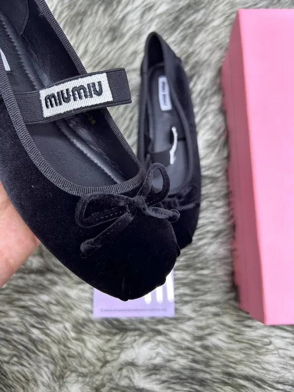 MIU MIU lux trend madel keldi qizlar baletkasi — фото 8