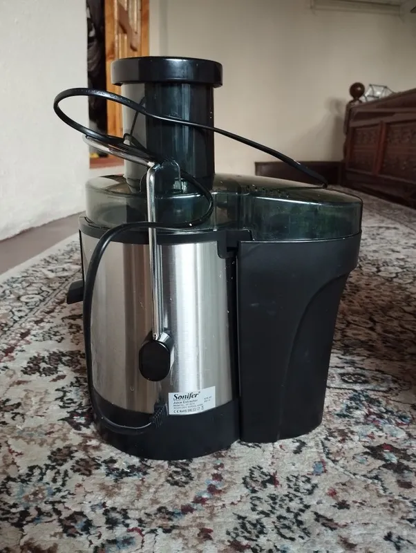 Соковыжималка Sonifer SF5519 2 Соковыжималка Sonifer SF5519 2