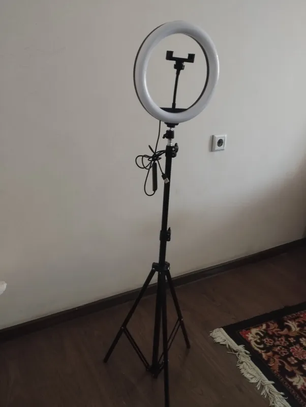 Shtativ led lampa sotiladi. Holati yangi — фото 1