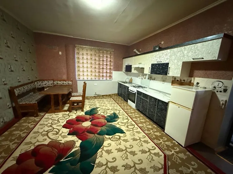 2 xonali 1 etaj faqat ijaraga beriladi
