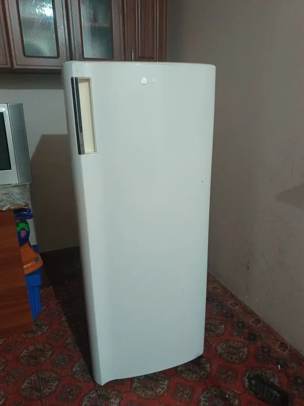 продам холодильник LG