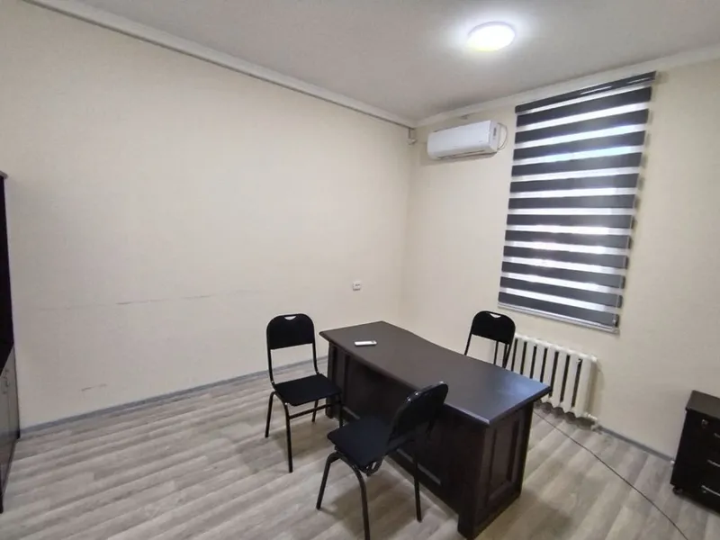 Аренда под Parm Office +Склад 321кв.м 5 комната + 2 склад С мебелью! — фото 1 Аренда под Parm Office +Склад 321кв.м 5 комната + 2 склад С мебелью! — фото 1