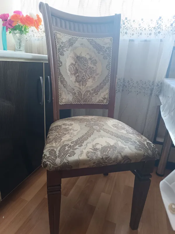 б/у стул, есть трещины, не сломан 1 б/у стул, есть трещины, не сломан 1