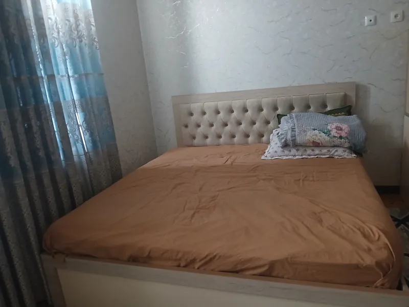 срочно продаётся спальный гарнитур