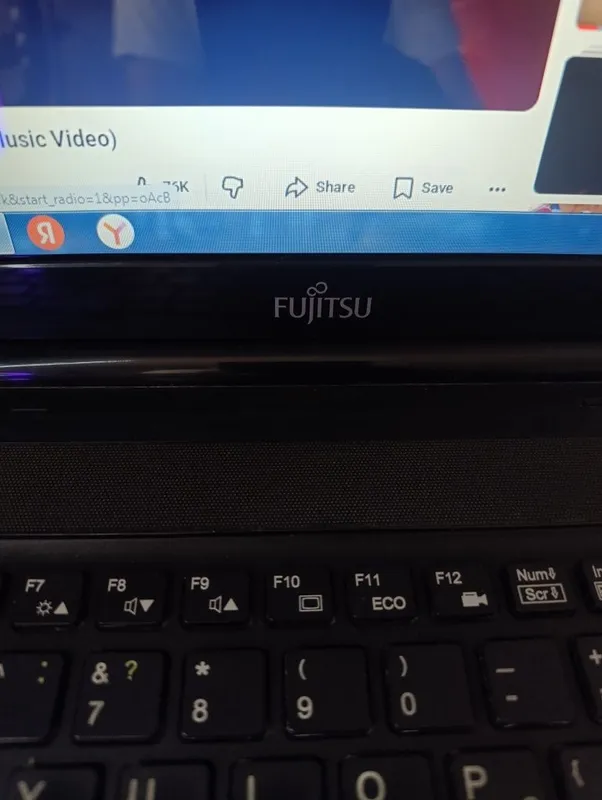 Notebook sotiladi 2