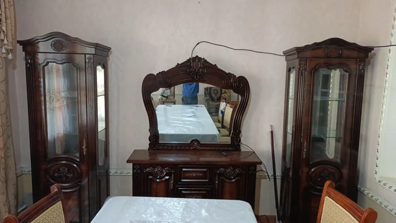 Klassik mebel garnituri sotiladi