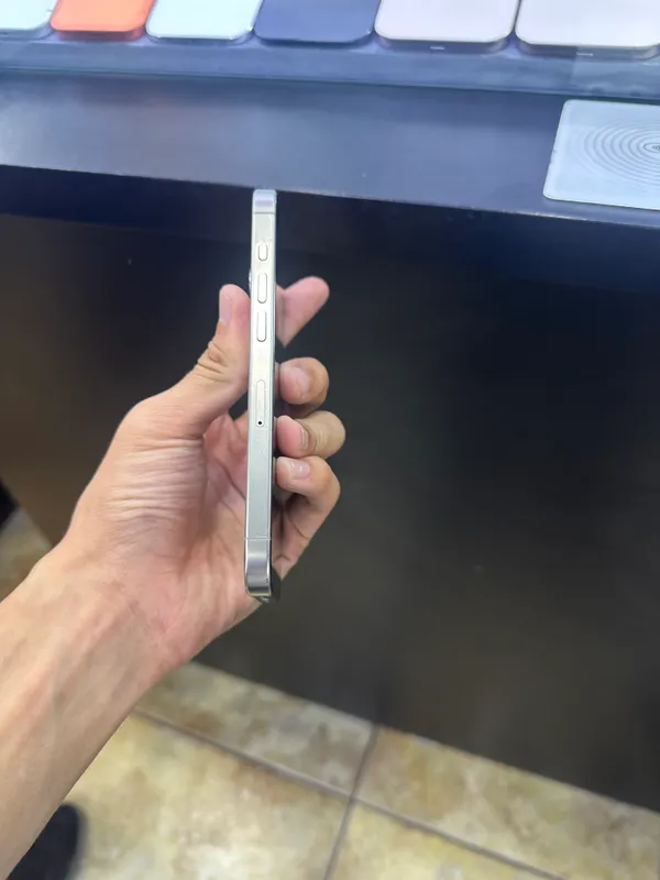 Iphone 15 Pro 3