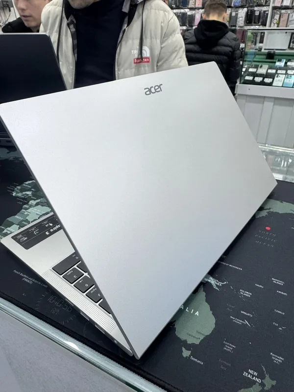 Hp R7-5825U 16/1Tb 15.6 FHD Ips