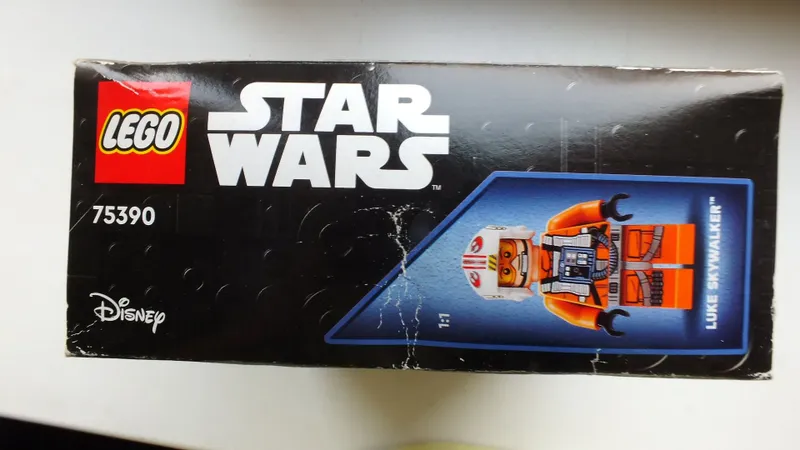 Продаётся новый набор Lego star wars 75390. — фото 2