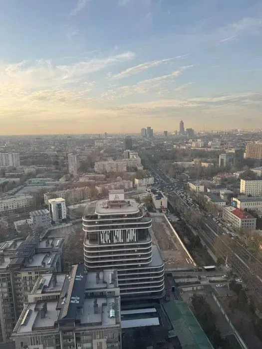 Kvartira sotiladi Yakkasaroy tumani