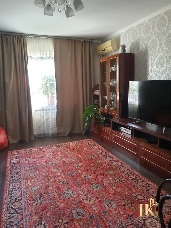 Продаётся 3-комнатная квартира в кирпичном доме, 76 м² 2