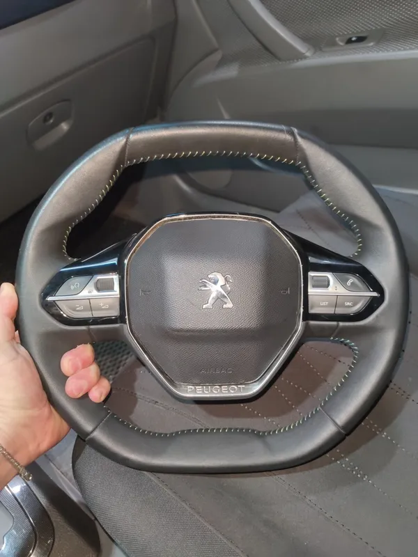 Продам оригинальный руль от электрокара Peugeot Продам оригинальный руль от электрокара Peugeot