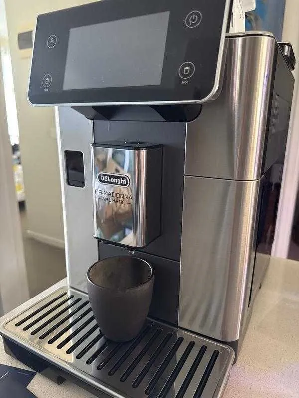 Кофемашина DeLonghi PrimaDonna Aromatic ECAM630.55.SM — фото 3