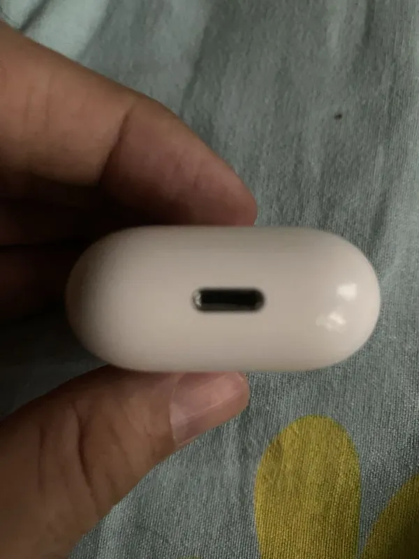 Airpods 2 orginal 100% 3 Airpods 2 orginal 100% 3
