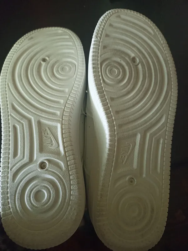 Nike krossovkalari 43 o‘lcham. 4 Nike krossovkalari 43 o‘lcham. 4