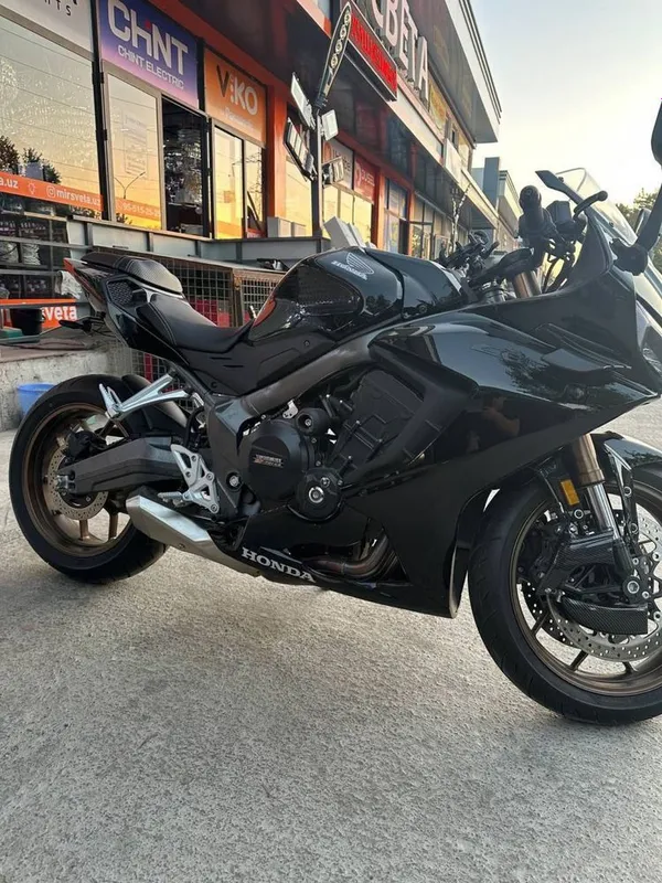 Мотоцикл J.Juan 800RR (Оригинал Мотоцикл)