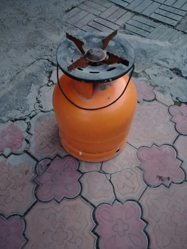 Газовый балон с горелкой