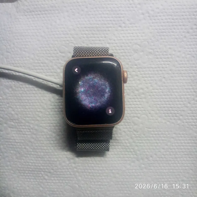 Apple Watch SE 40mm aluminium & ceramic case ion x glass gps — фото 7