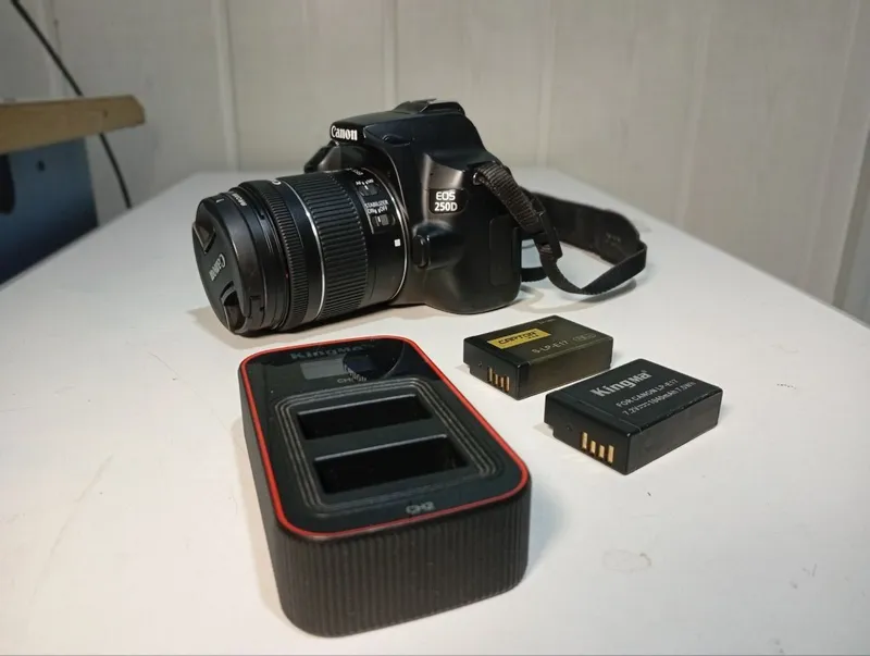 Canon 4K 250D 2 Canon 4K 250D 2