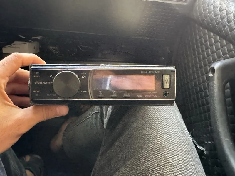 Pioneer deh 7250 va Kenwood KFC-HQ718 1