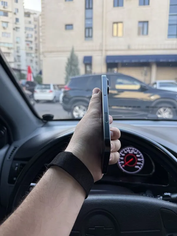 iPhone 16 Pro Max 256Gb 93% Yomkost 2 iPhone 16 Pro Max 256Gb 93% Yomkost 2