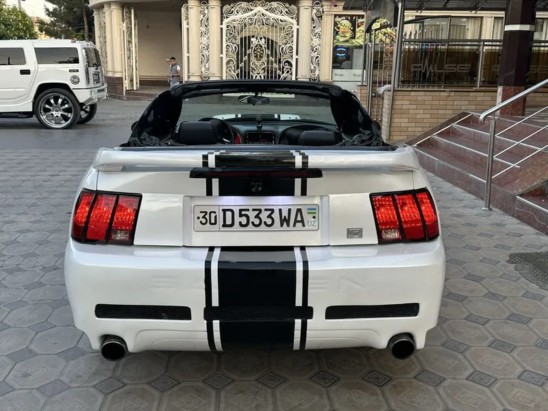 Ford Mustang kabriolet 4