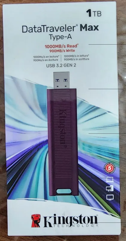 Kingston USB 3.2 GEN 2 type A fleshka 1 Kingston USB 3.2 GEN 2 type A fleshka 1