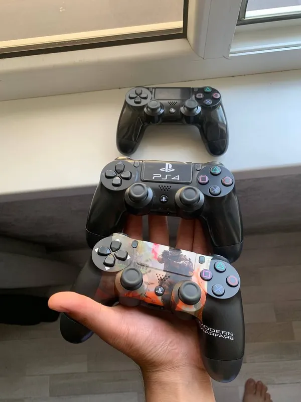Срочно продаётся ps4 1 Срочно продаётся ps4 1