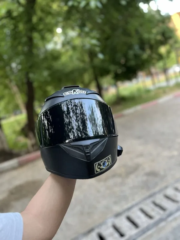 Шлем GIKE с гарнитурой BT12 Шлем GIKE с гарнитурой BT12