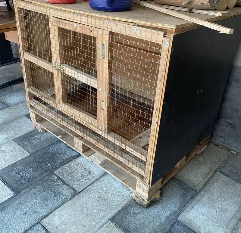 Продается курятник, цыплятник б/у в хорошем состояние.
