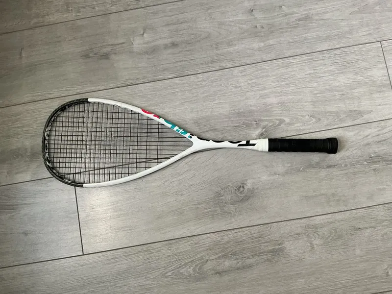Продам ракетку для сквоша TECNIFIBRE б/у в очень хорошем состоянии Продам ракетку для сквоша TECNIFIBRE б/у в очень хорошем состоянии