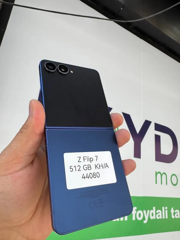Samsung Z Flip 7 2