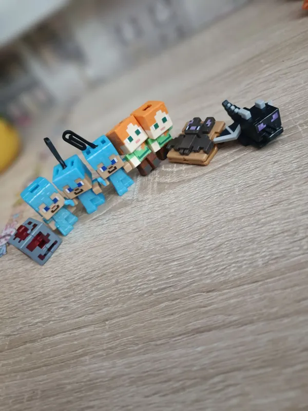 Игрушки Kinder Joy Minecraft — фото 1