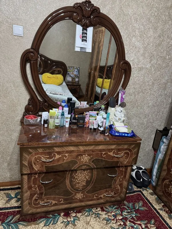 Спальный гарнитур